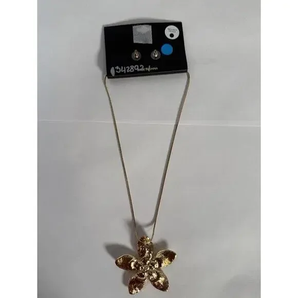 NWT nOir Jewelry Floral Necklace with Earrings Set - Picture 4 of 4